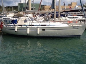 Great value 2001 Bavaria 37 yacht for sale in Menorca