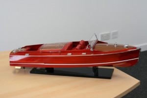 CHRIS-CRAFT 28′ RUNABOUT model